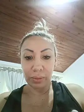 coral_smitth: δωμάτιο απευθείας συνομιλίας