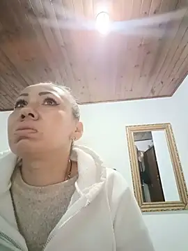 חדר צ'אט בשידור חי של coral_smitth