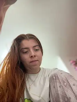 Cloew_Marz – live chatrum