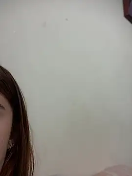 Cloew_Marz Adlı Modelin Canlı Sohbet Odası