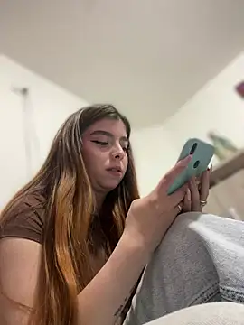 Živá chatovací místnost Cloew_Marz