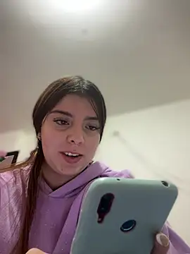 Cloew_Marz Cameră chat live