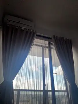 Sala de chat ao vivo de RaquelleDevon