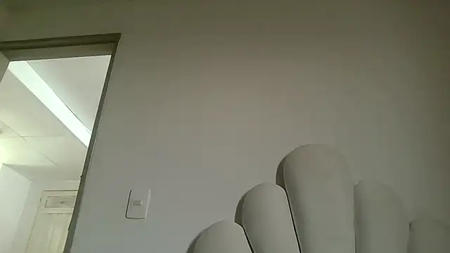 Živá chatovací místnost Cutie_Shy_