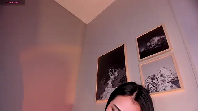 lara_madisson élő chatszobája