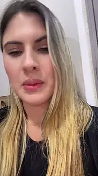 EmiilyAdams_ Adlı Modelin Canlı Sohbet Odası