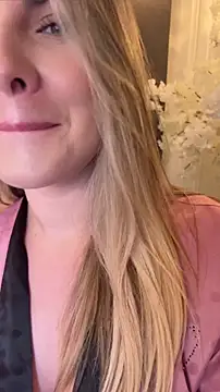 EmiilyAdams_ live-chat rom
