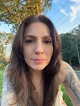 BeautifulMesss Live chatroom
