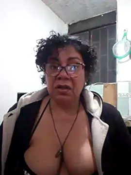 Pupi-Lanegra's Live Chat Room
