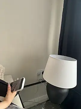 Chat soba uživo modela riri_bstvx