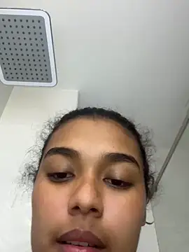 Sala de chat en directo de aleja_montiel__