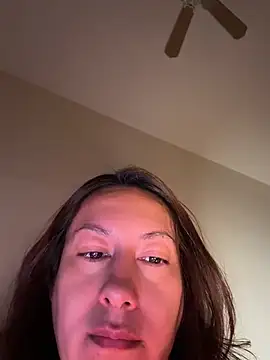 חדר צ'אט בשידור חי של IAmScarlettLove