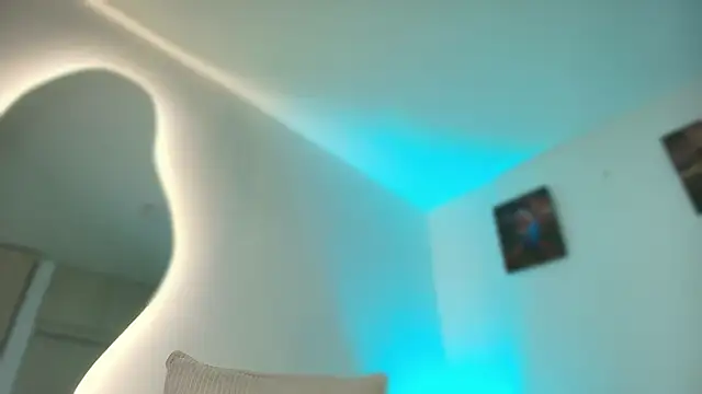 Chat soba uživo modela Isaa_Coleman_