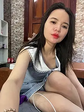 LiLi-Kirix99 Adlı Modelin Canlı Sohbet Odası