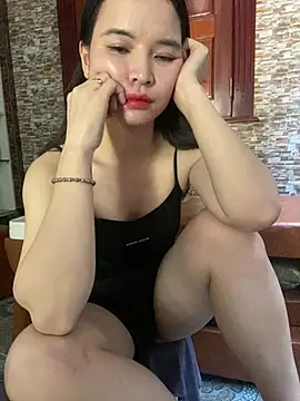 LiLi-Kirix99 Adlı Modelin Canlı Sohbet Odası