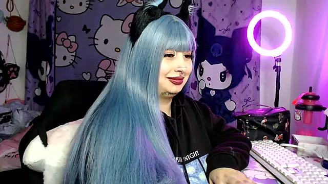 lussyevans24 live XXX chat