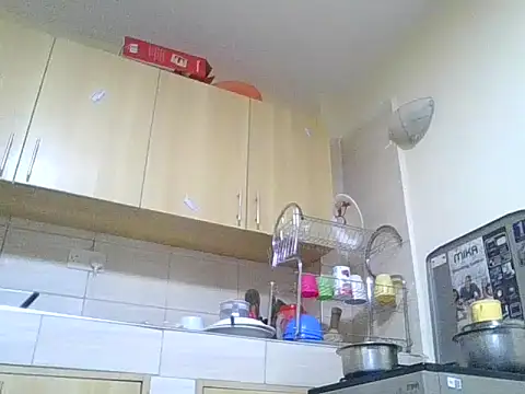 LunaPetal Adlı Modelin Canlı Sohbet Odası