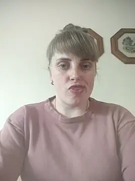Živá chatovací místnost CoddessCrystal
