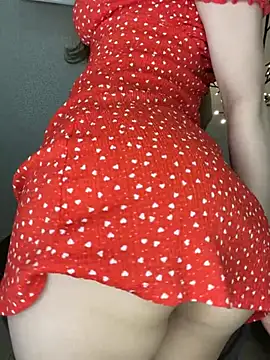 Seks show uživo modela Polli_Kiss na kameri