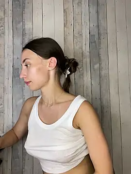 Seks show uživo modela Polli_Kiss na kameri