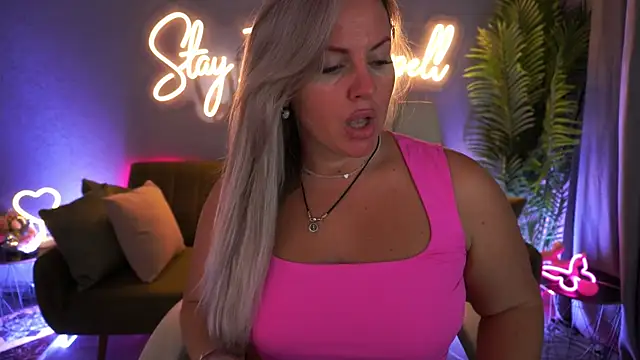 Živá chatovací místnost KiraCandyS