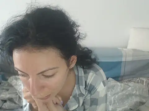 חדר צ'אט בשידור חי של Emmatoo
