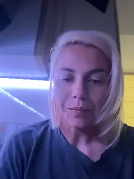 tanyagrey's Live Chat Room