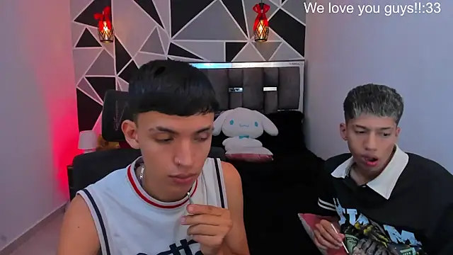 Juan_Nd_Steven: онлайн-секс-шоу