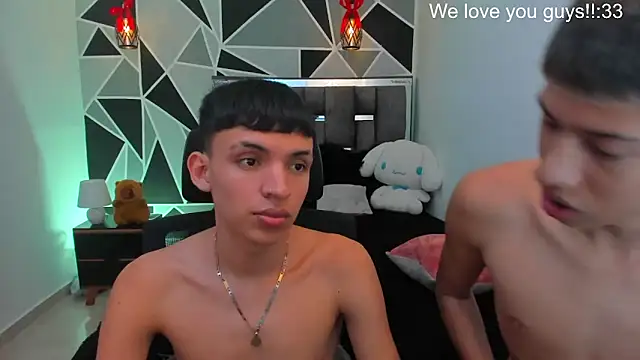 Juan_Nd_Steven Adlı Modelin Canlı Seks Kamerası Şovu