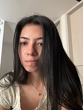 Liissa_cute_ Adlı Modelin Canlı Sohbet Odası