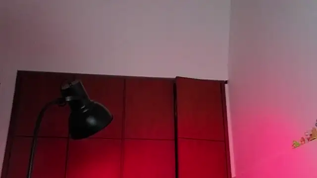 Živá chatovací místnost NEXT_DOOR_GIRL_