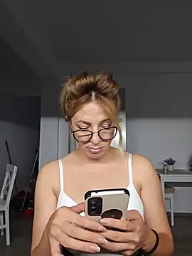 Bel_lla036Bella Live Chatrum