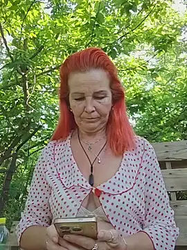 CassandraSandra44's Live Chat Room