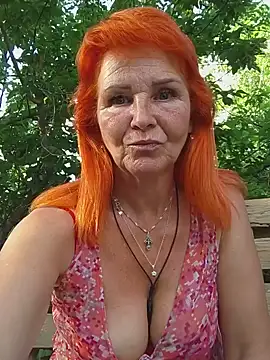 CassandraSandra44's Live Chat Room