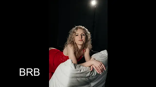 Visbee Adlı Modelin Canlı Sohbet Odası