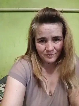 חדר צ'אט בשידור חי של SannyMILF