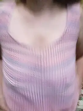 غرفة دردشة SannyMILF المباشرة