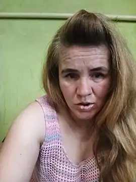 Živá chatovací místnost SannyMILF