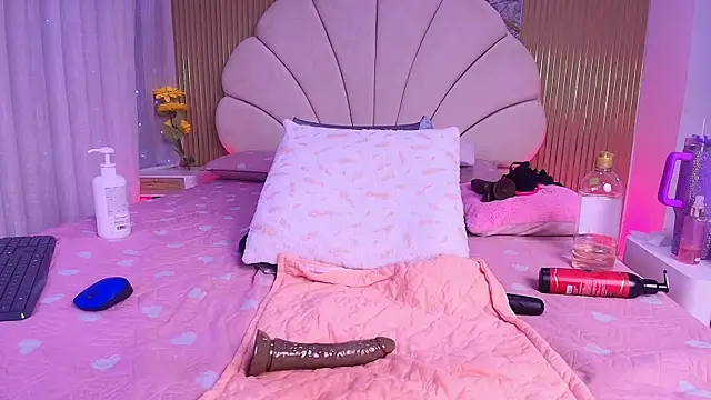 aisha_sh Adlı Modelin Canlı Sohbet Odası