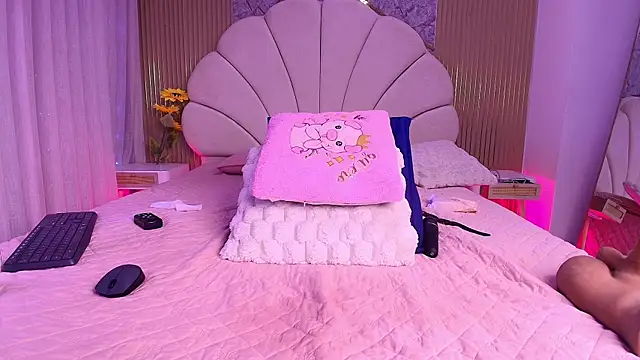 aisha_sh Adlı Modelin Canlı Sohbet Odası