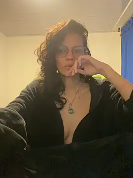 Tyna_ch's Live Chat Room