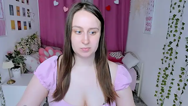 Lattea Adlı Modelin Canlı Sohbet Odası