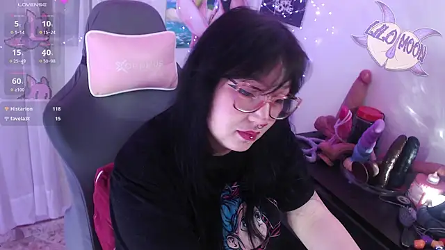 LiloMoon69's Live Chat Room