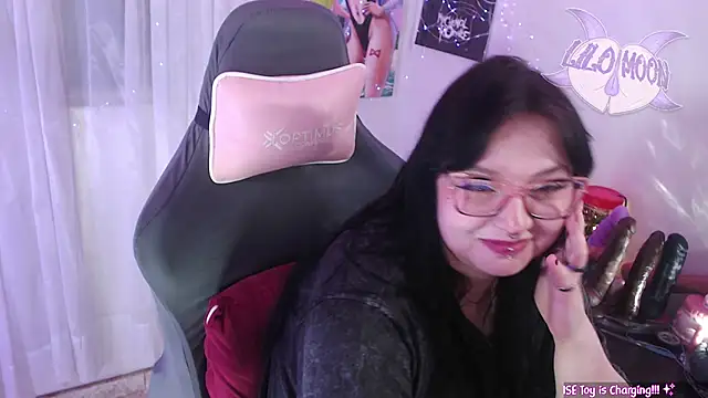 LiloMoon69 Adlı Modelin Canlı Sohbet Odası