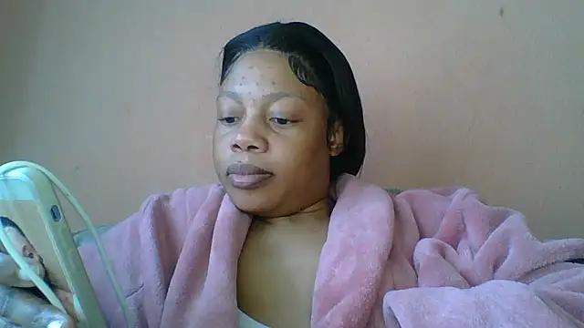 NAUGHTYSHALOTXX Live Chatraum