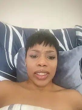 Živá chatovací místnost NAUGHTYSHALOTXX