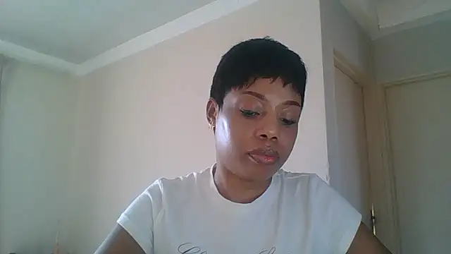 NAUGHTYSHALOTXX Live Chatraum
