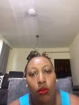 FREAKYBBW_001's Live Chat Room
