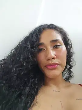 ห้องแชทสดของ jaderossxx