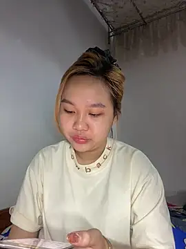 ห้องแชทสดของ Almira6868